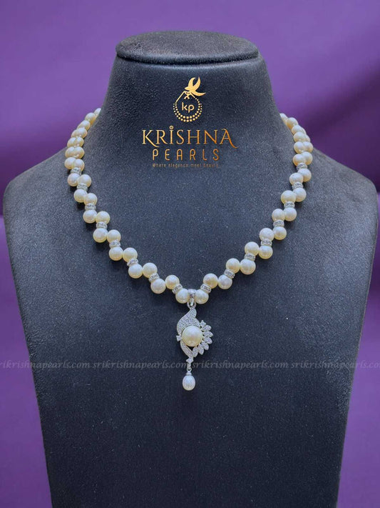 Royal Pearl Studded Pendent Necklace Set