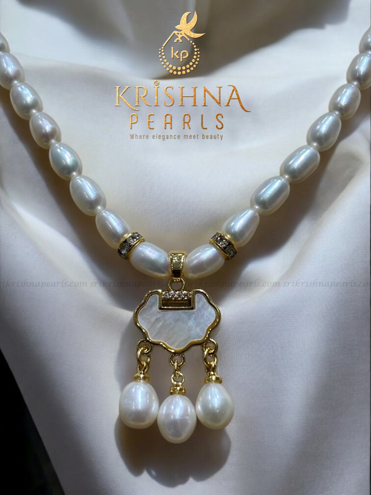 Beautiful Oyster Pendent With Pearls Necklace set