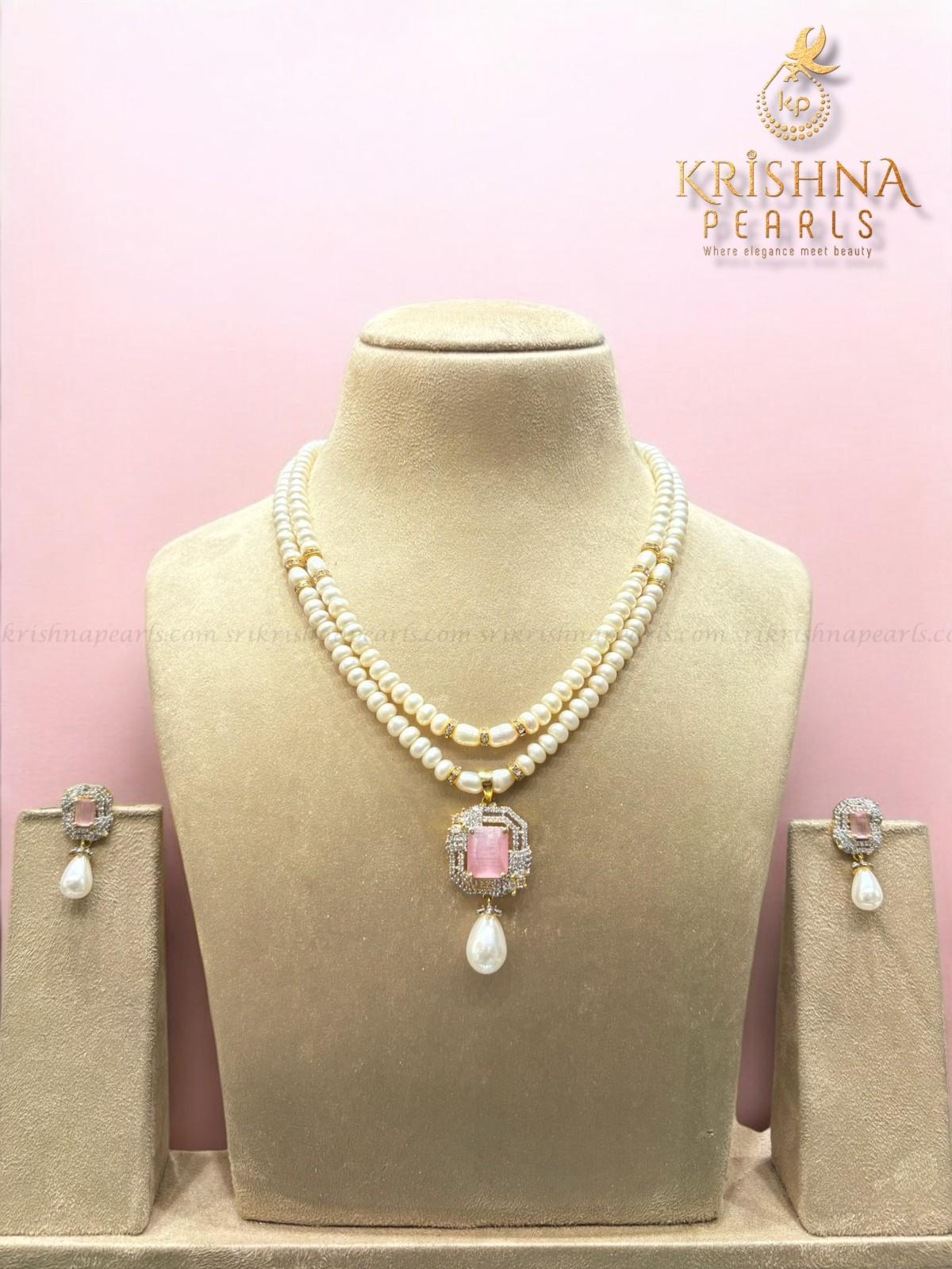 Adorable Rose Quartz Pendent With Pearls Necklace Set