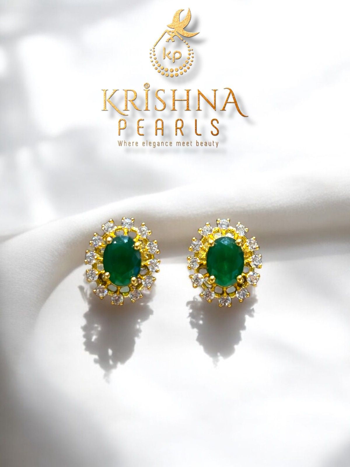 Excellent Quality Natural Pearls Two Rows with Emerald Stone Pendant