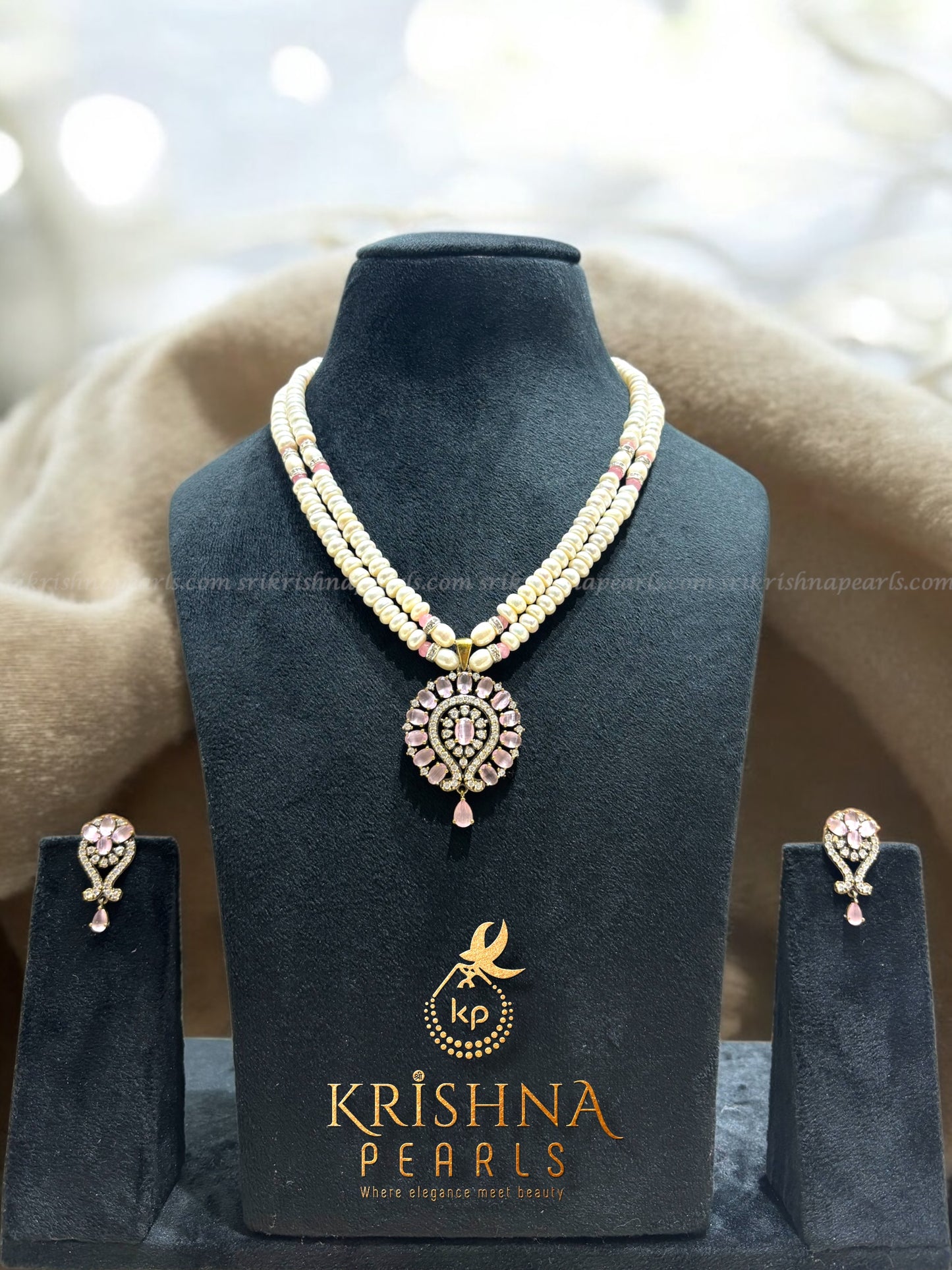 Adorable Oxidised Rose Quartz Pendent With Pearls Necklace