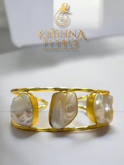 Three Baroque Pearls Bracelet