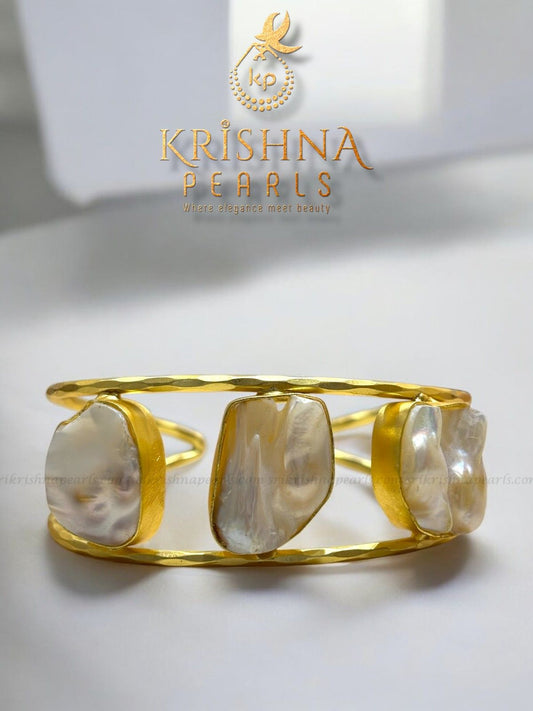 Three Baroque Pearls Bracelet