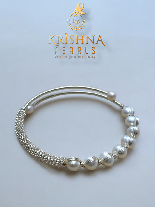 Unique White Fresh Water Pearls Bracelet