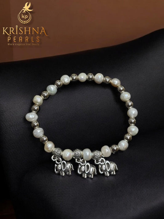 Cute Elephant Hangings Pearls Bracelet