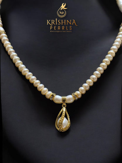 Beautiful Pearl Drop Pendent WIth Pearls Necklace Set