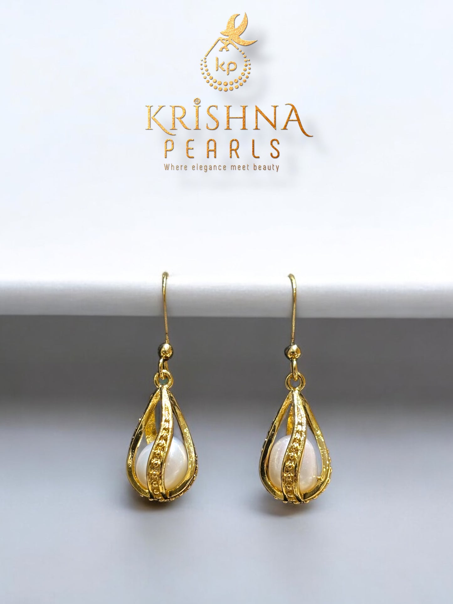 Beautiful Pearl Drop Pendent WIth Pearls Necklace Set