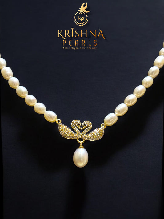 Cute Couple Swan Pendent With Pearls Necklace