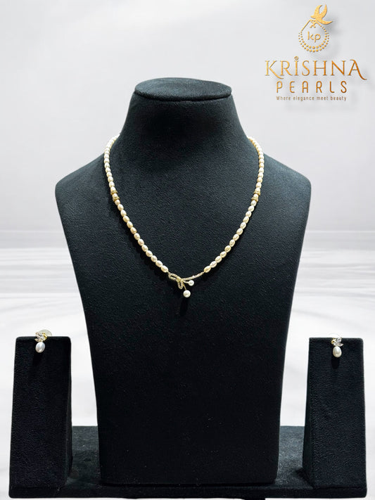 Adorable Knot Pendent With Rice Pearls Necklace Set