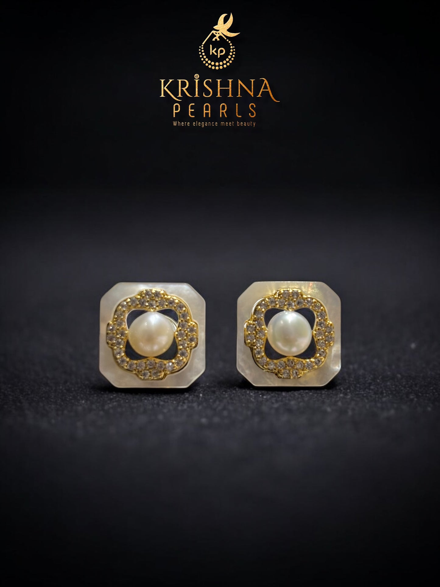 Cute Pearl Pendent With Single Line Pearls necklace