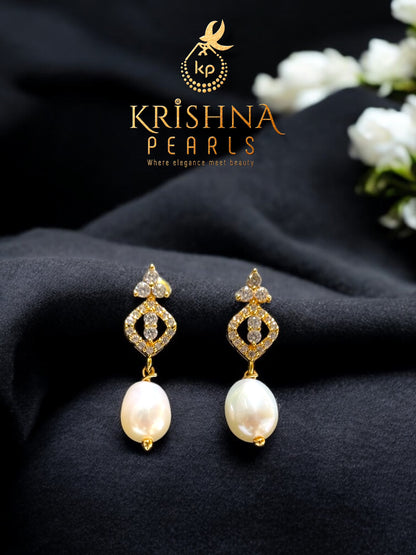 Elegant Zircon & Pearl Drop Pendent With Oval Pearls Necklace