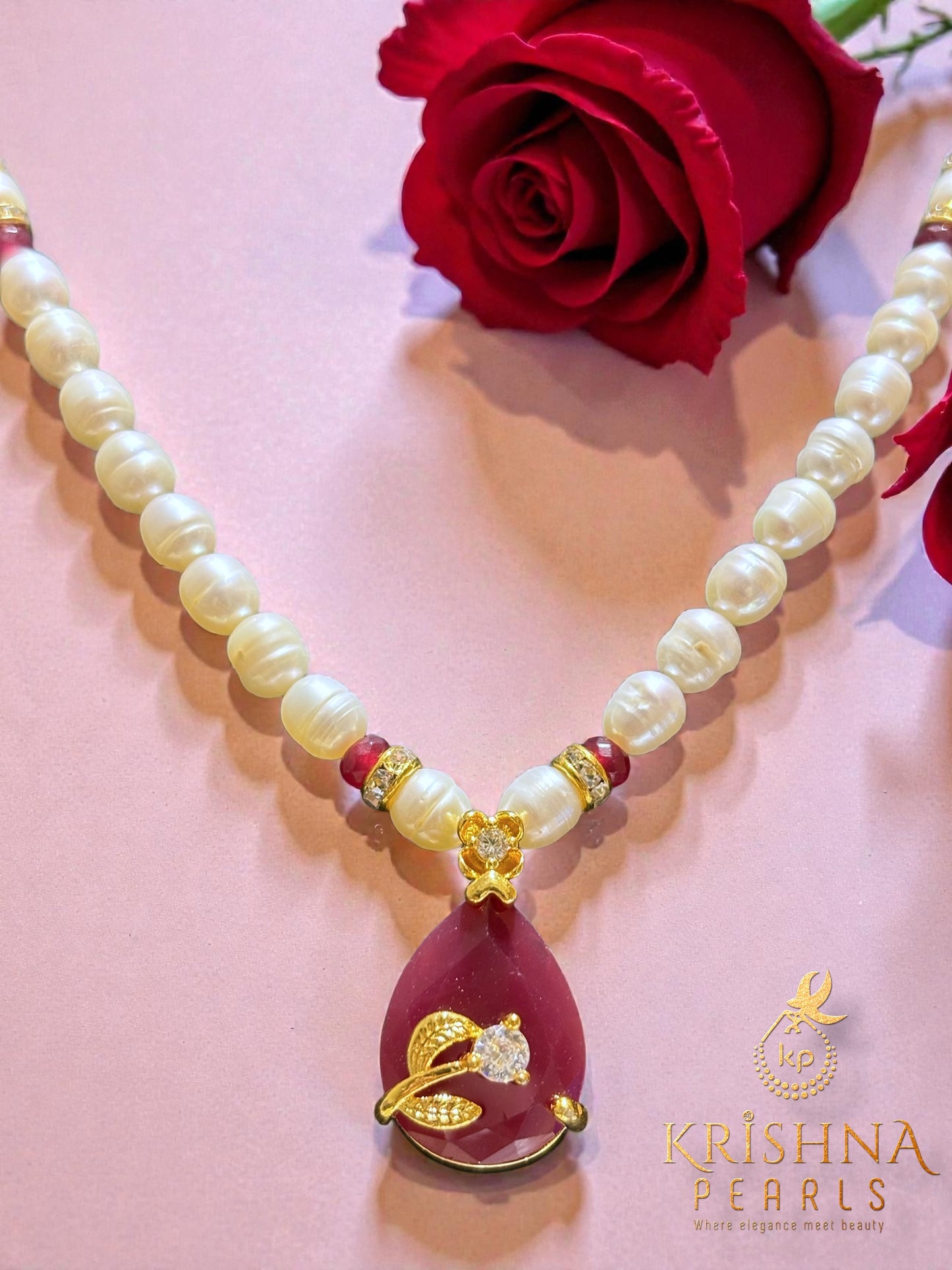 Beautiful Red Stone Studded Pendent With Pearls Necklace Set