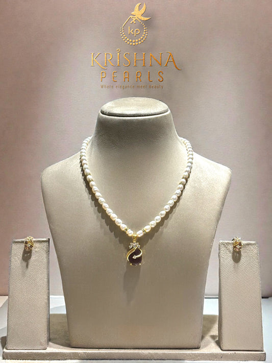 Beautiful Pendent With Pearls Necklace Set