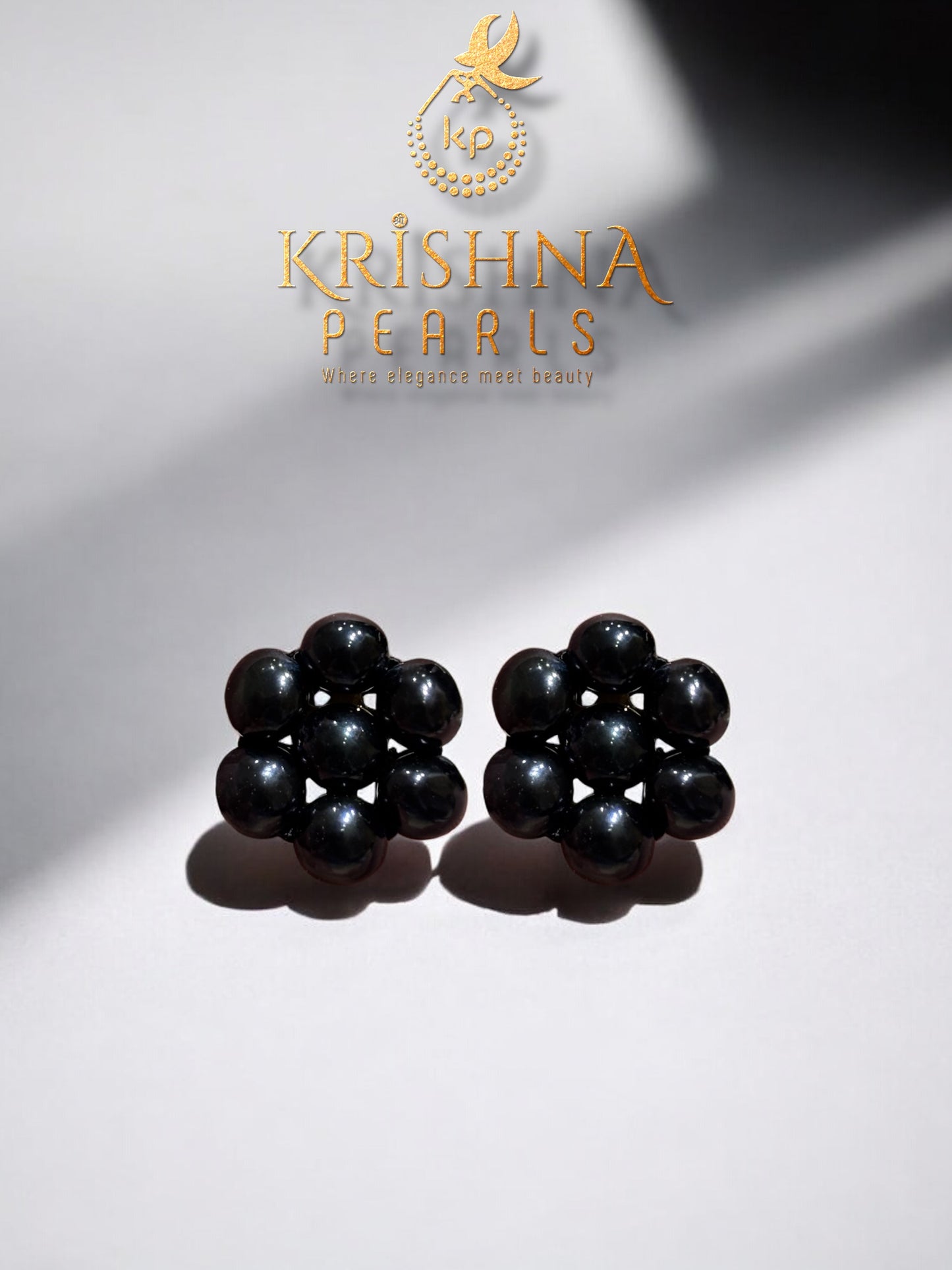 Beautiful Jade Black Seven Pearls Earrings