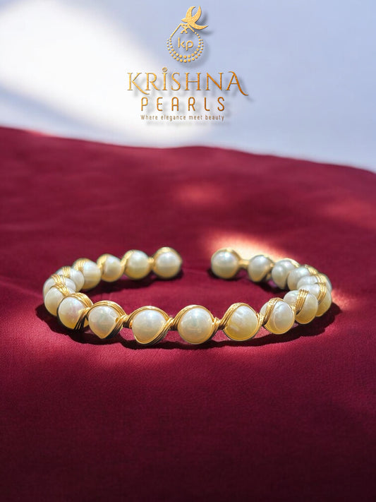 Beautiful White Pearls Bracelet