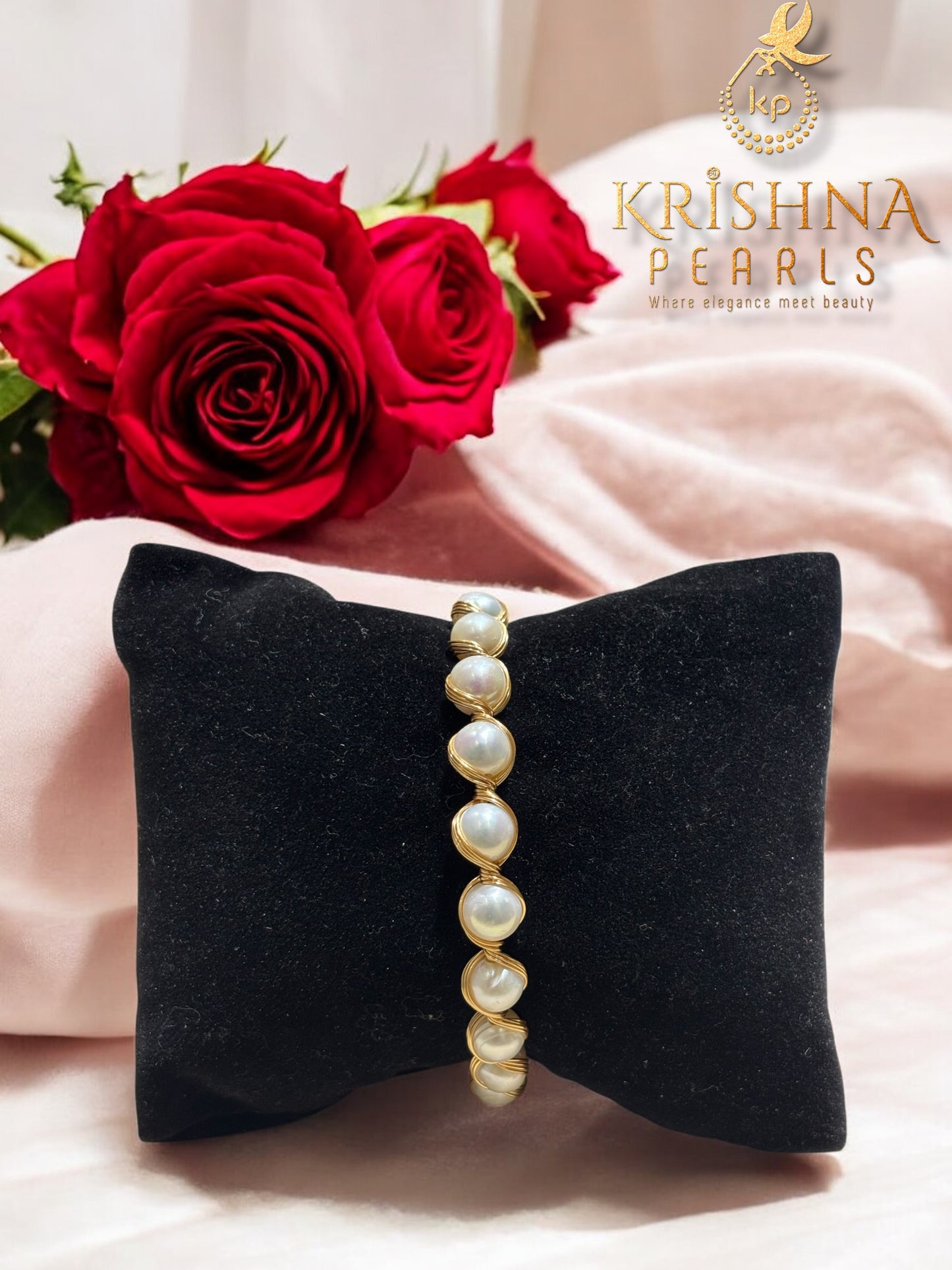 Beautiful White Pearls Bracelet