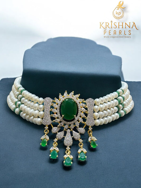 Heritage Emerald Pendent & Pearls Choker Set