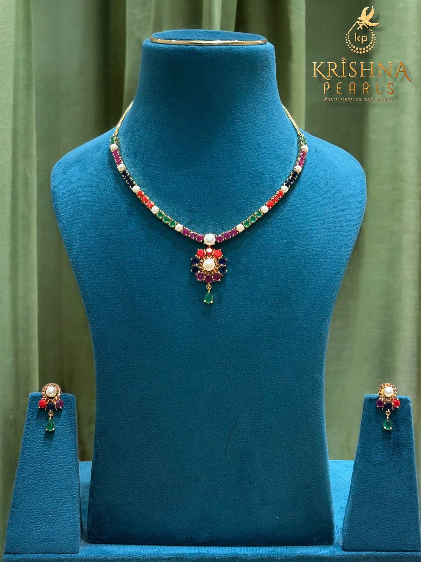 Classy MultiStone Necklace Set