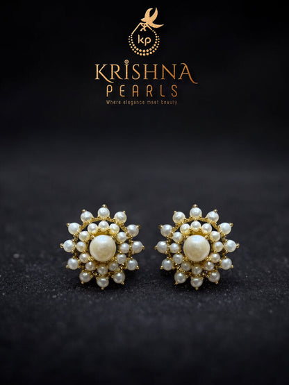 Vintage Radiance Circular Pearls Studded Necklace Set