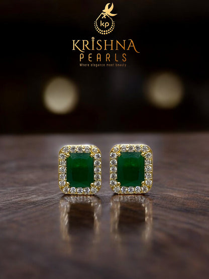 Adorable Emerald Studded Pearls Necklace Set