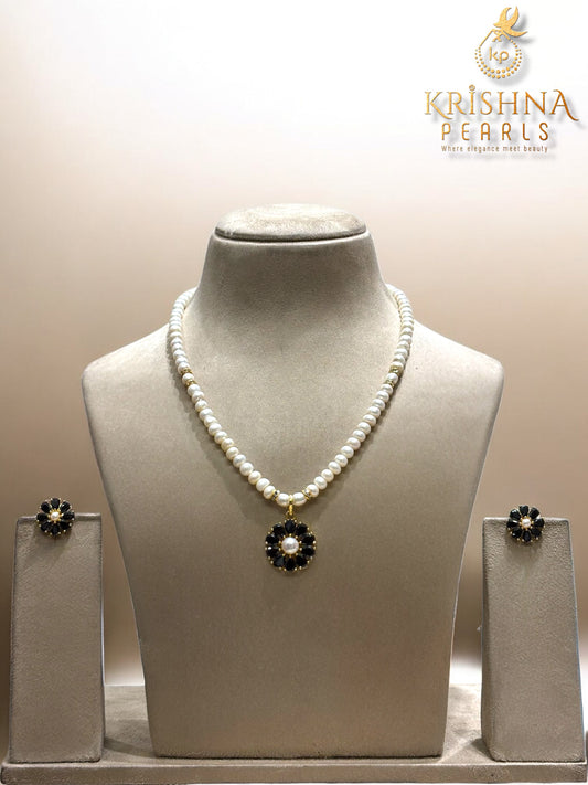 Imperial Noir Flora Pearl Necklace Set