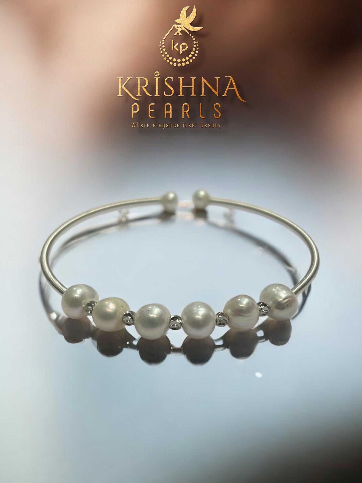 Elegent White Pearls Bracelet