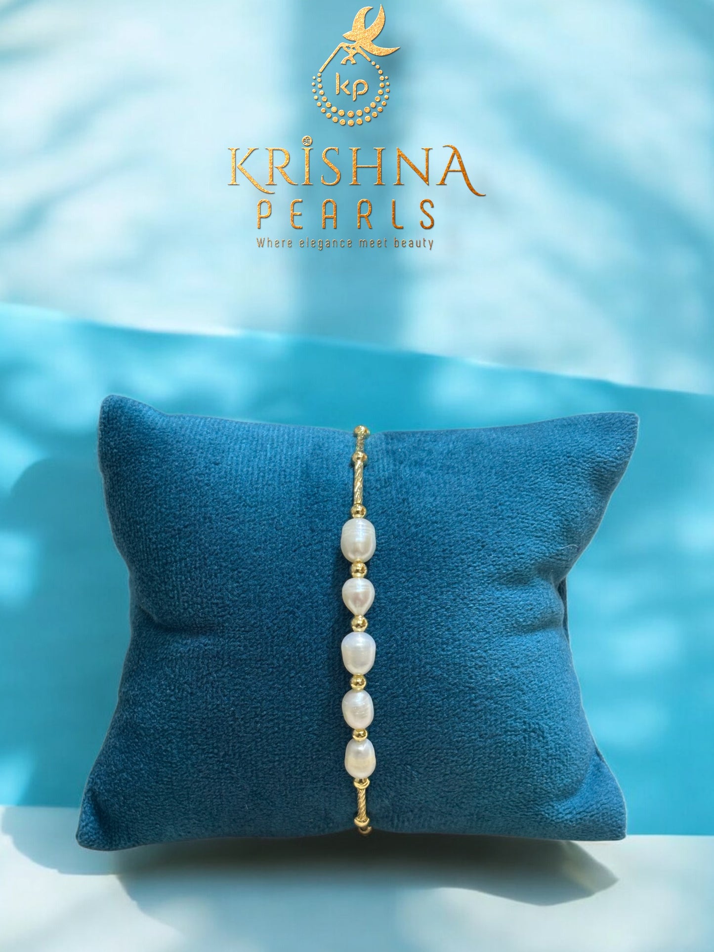 Adorable White Pearls Bracelet