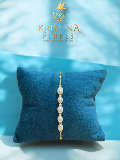 Adorable White Pearls Bracelet