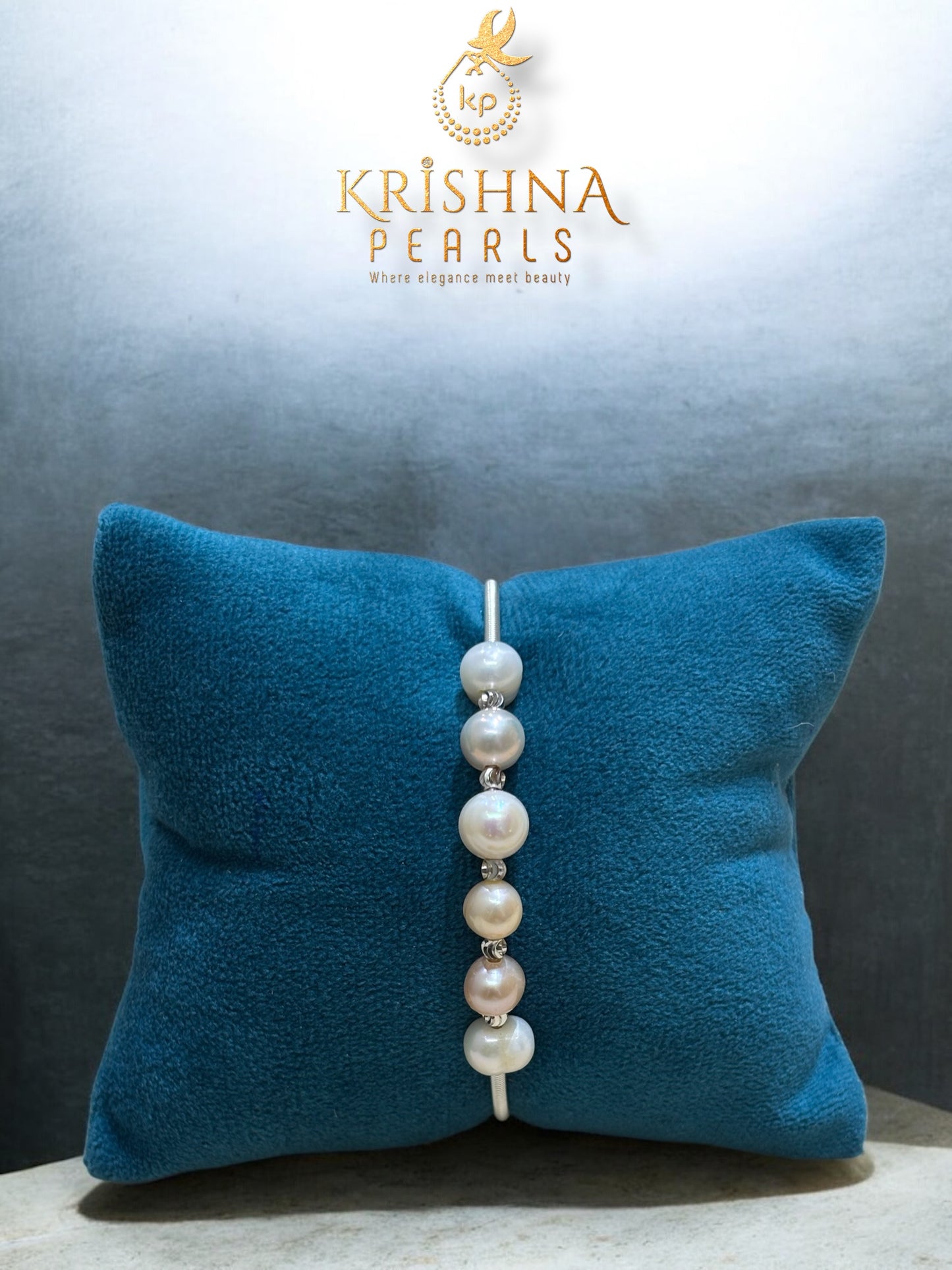 Elegent Multicolour Pearls Bracelet