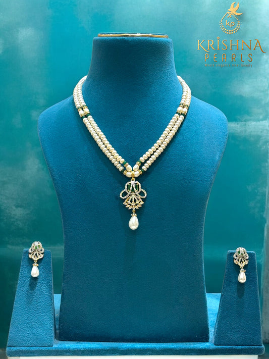 Beautiful Pearls & Emerald Necklace Set