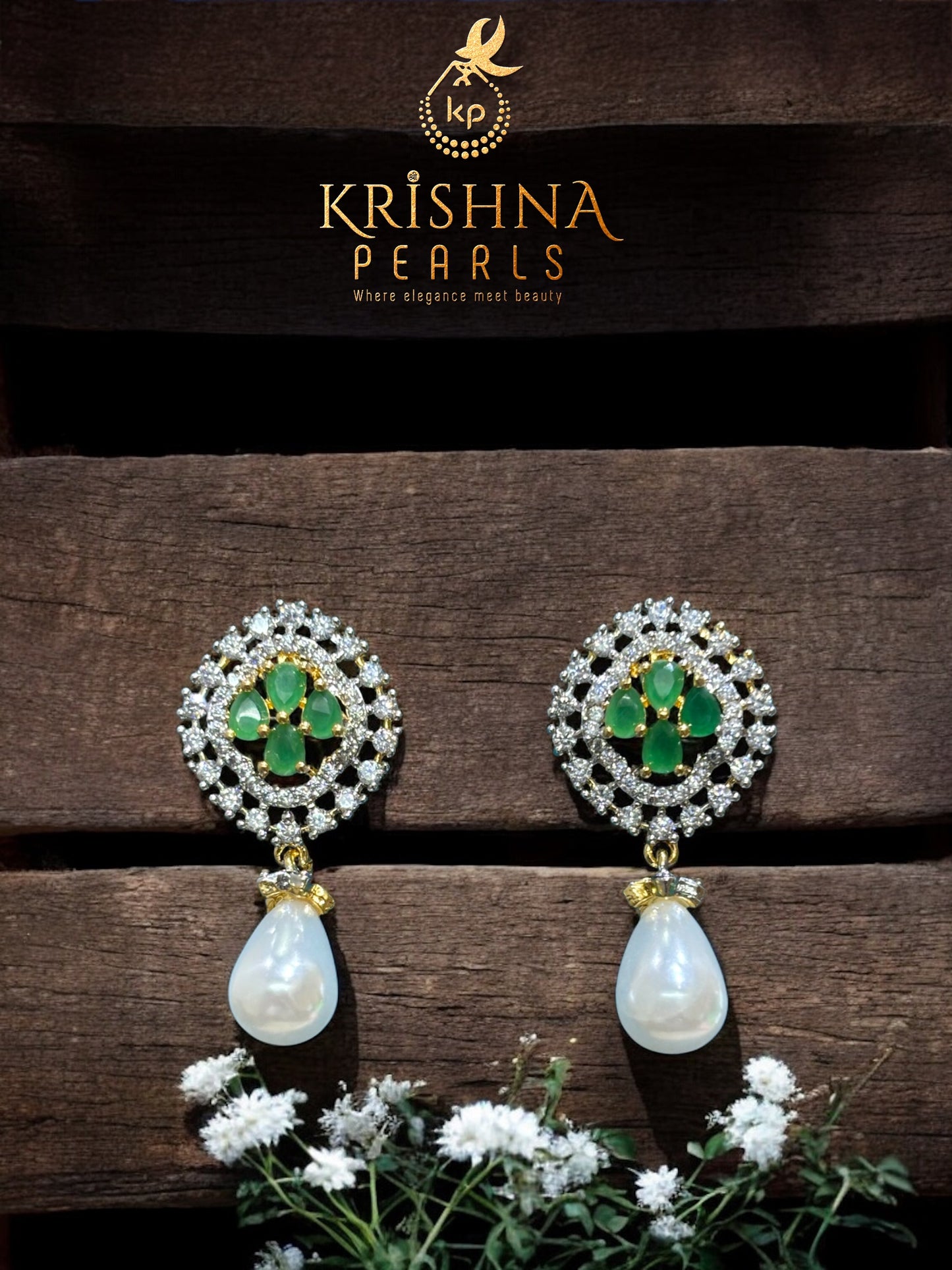 Adorable Emerald Studded Pearls Choker Set