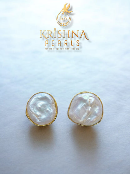 Simple Baroque Pearls Studds