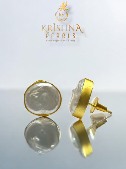 Simple Baroque Pearls Studds