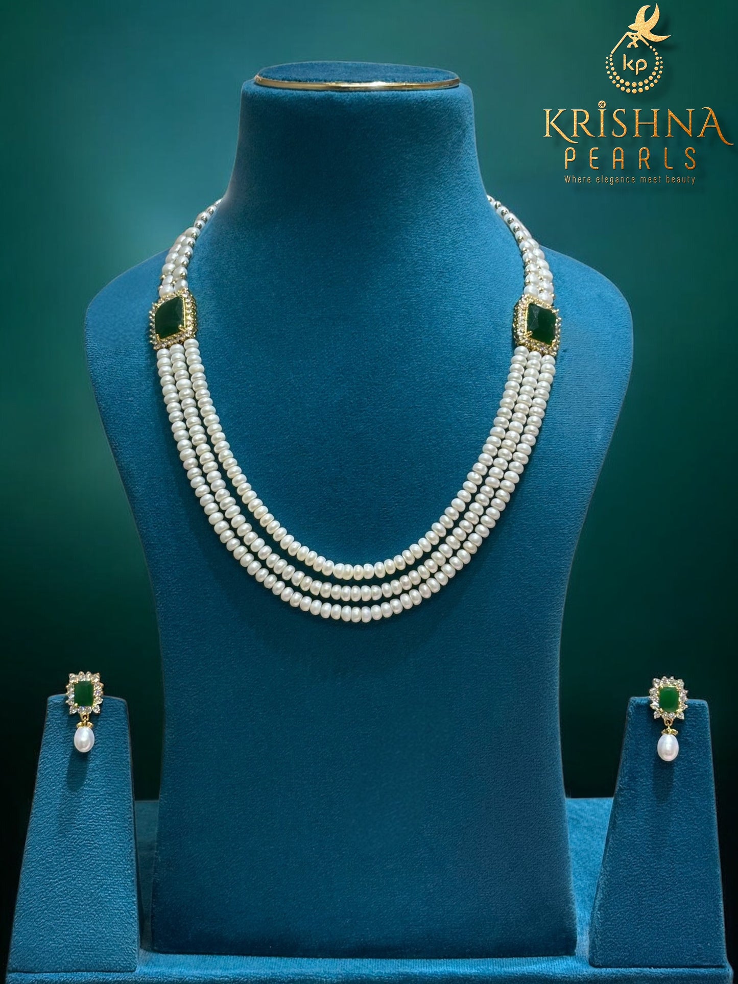 Exclusive Emerald & Button Pearls Brooch Set
