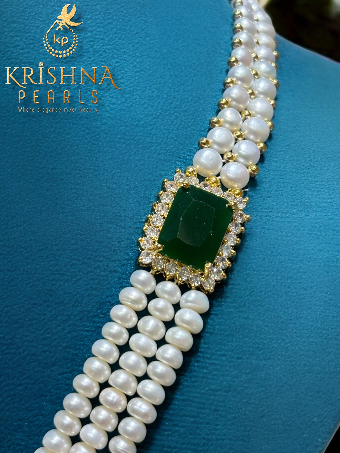 Exclusive Emerald & Button Pearls Brooch Set