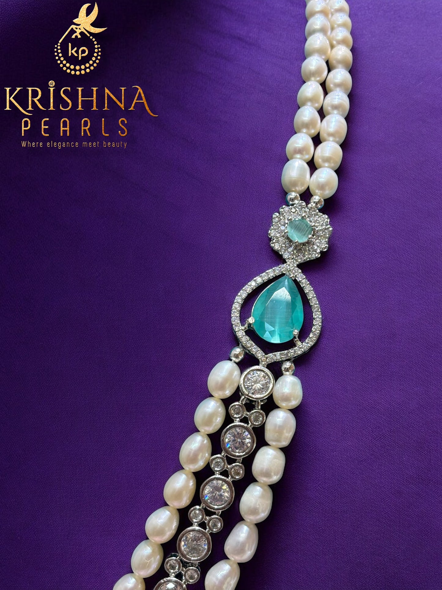 Mint Royale Pearls Side Broch Necklace Set