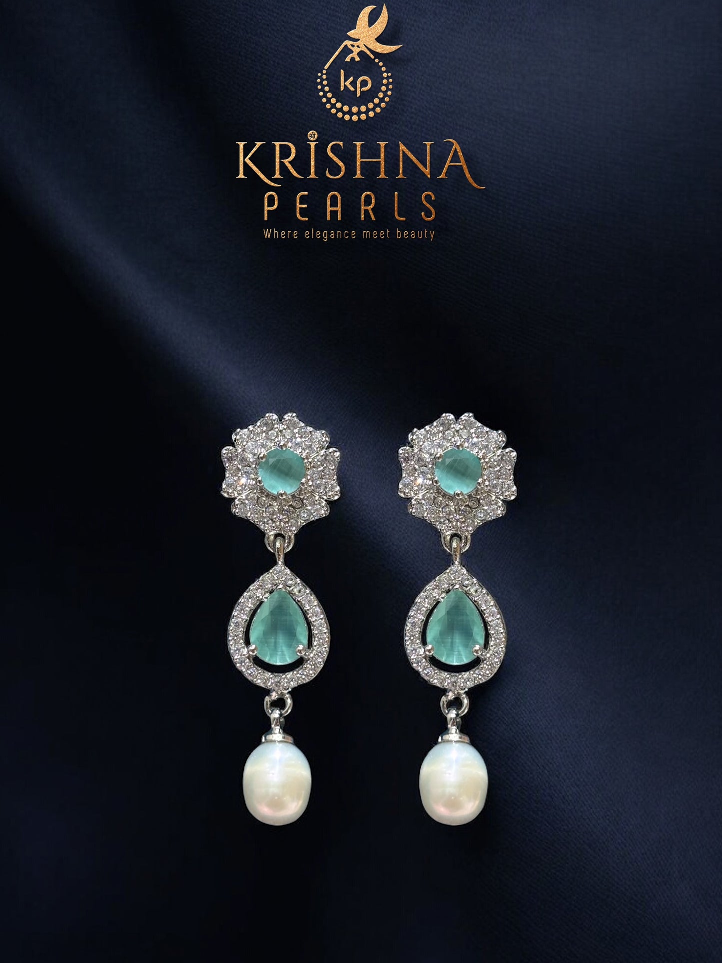 Mint Royale Pearls Side Broch Necklace Set