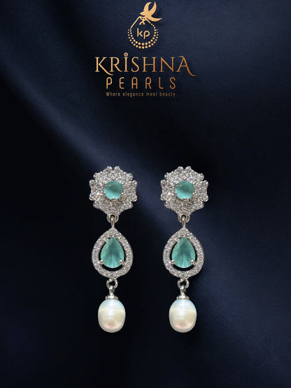 Mint Royale Pearls Side Broch Necklace Set