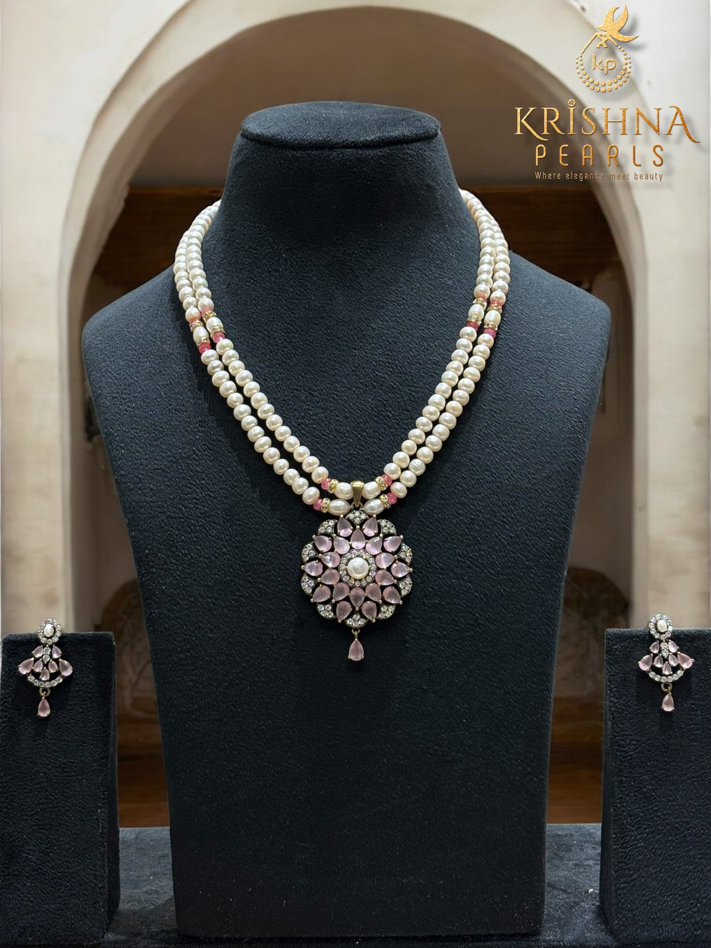Adorable Oxidised Rose Quartz Pendent With Pearls Necklace