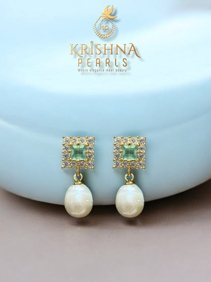 Mint Green Blossom Button Pearls Necklace Set