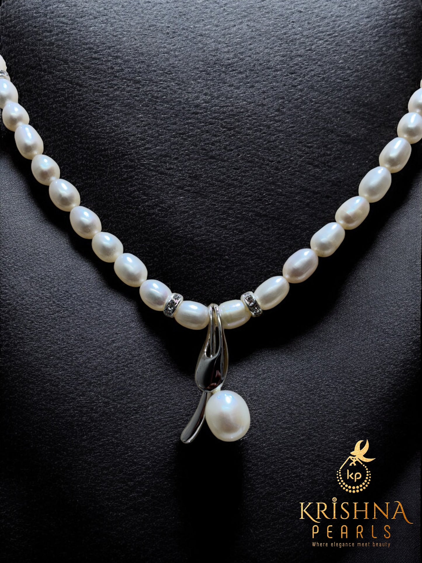 92.5 Silver Celestial Knot Pendant Necklace