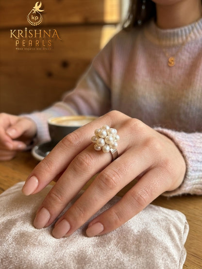Adorable Adjustable Grapes Buch Finger Ring