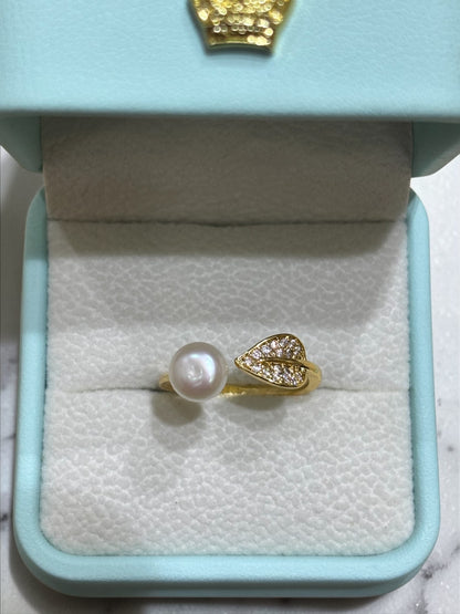 Beautiful Pearl Dewdrop Leaf Finger Ring