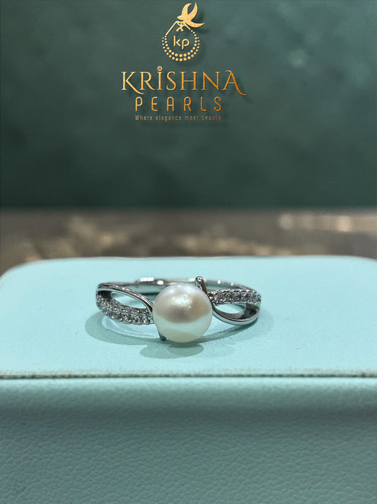 Beautiful Serenity Twist Pearl Finger Ring