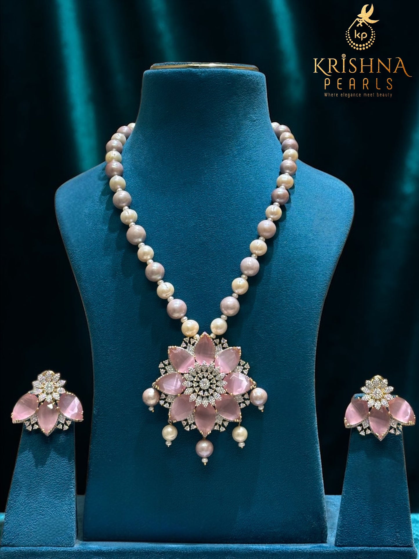 Imperial Lotus Pendent With Pearls Necklace Set