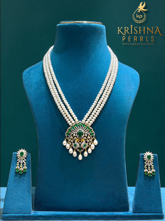 Adorable Peacock Pattern Emerald Three Row Pearls Necklace Set