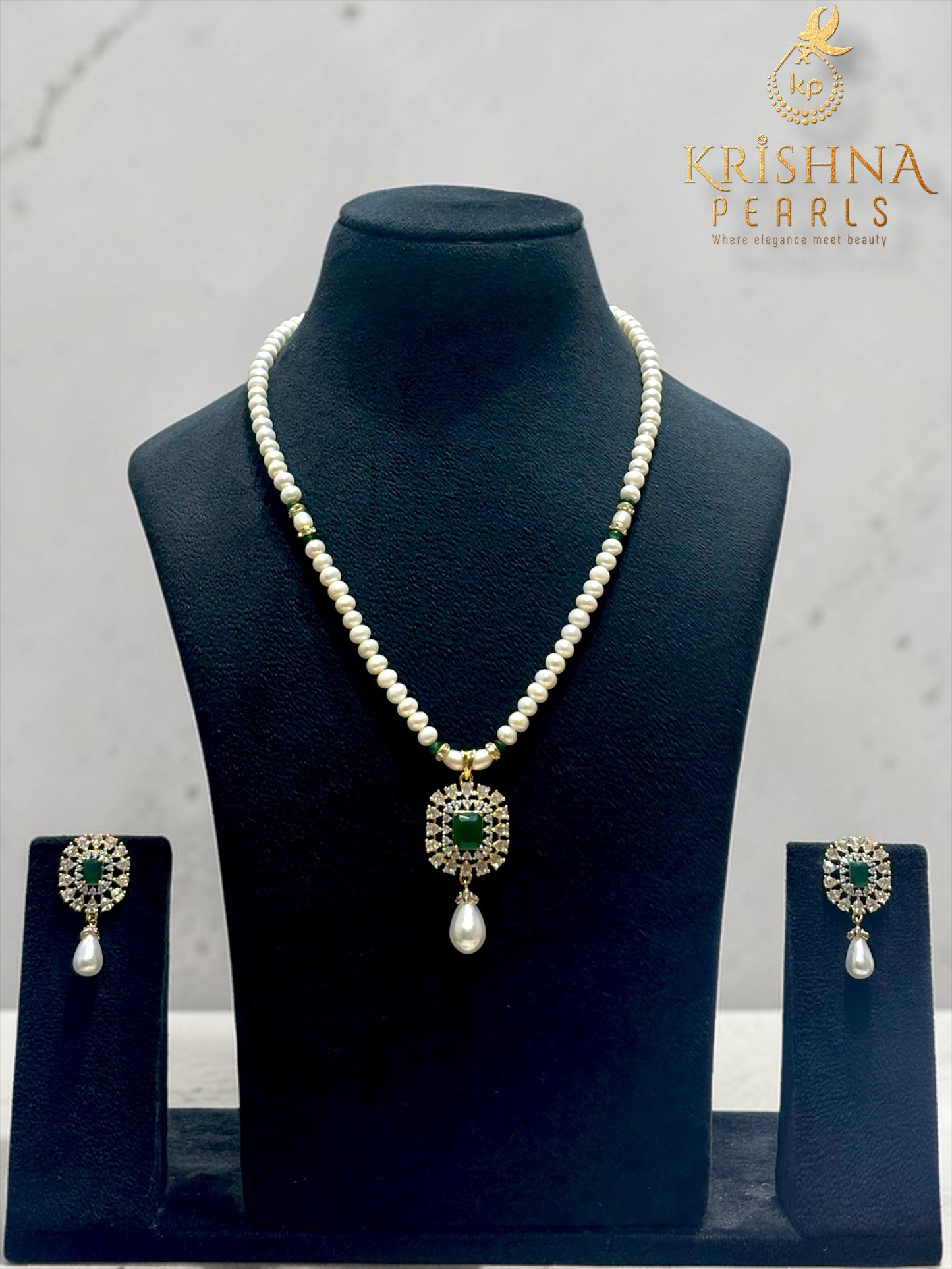 Adorable Pearls Emerald Locket Set