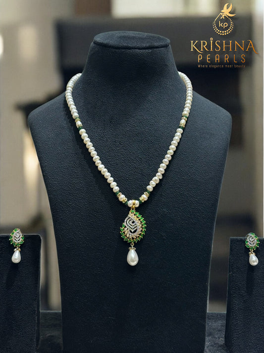 Adorable Green Stones Studded Pearls Necklace Set