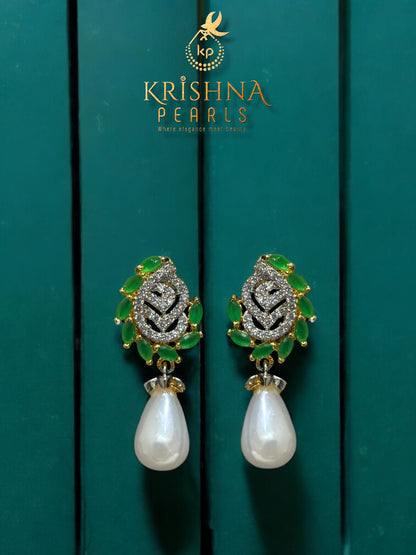Adorable Green Stones Studded Pearls Necklace Set