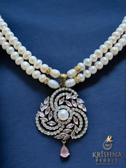 Adorable Rose Quartz Pendent With Pearls Necklace Set